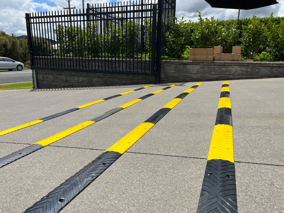 500mm Black Plastic Rumble Strip – Car Park Safety Supplies